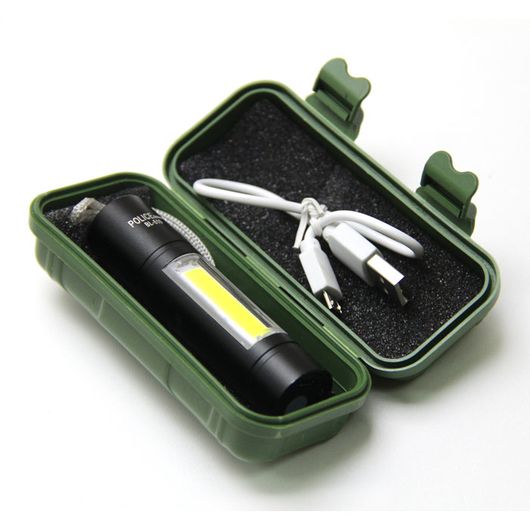 Ліхтарик ручний на акумуляторі з кейсом